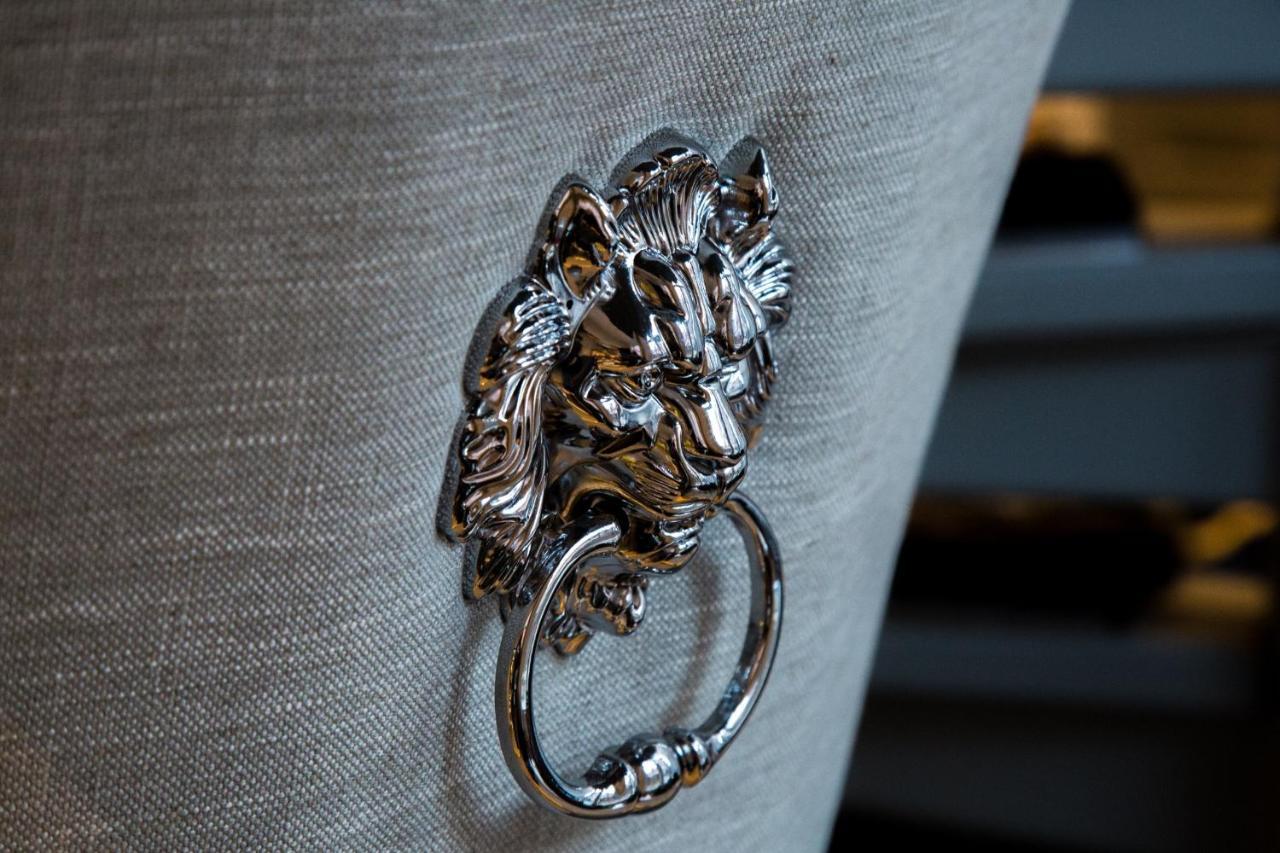 Winckley Stays Preston  Eksteriør billede A door knocker