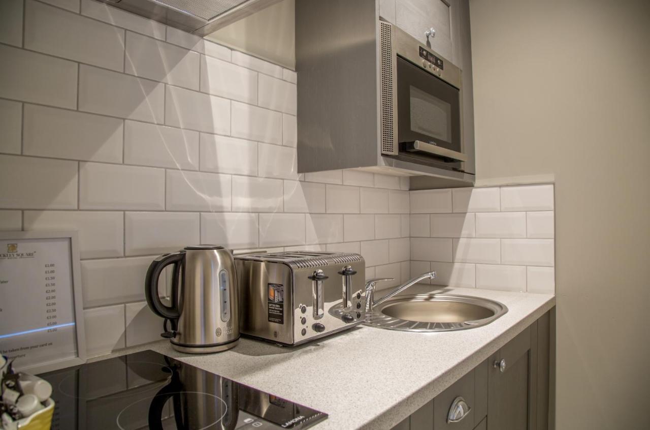 Winckley Stays Preston  Eksteriør billede A typical kitchen in a student flat