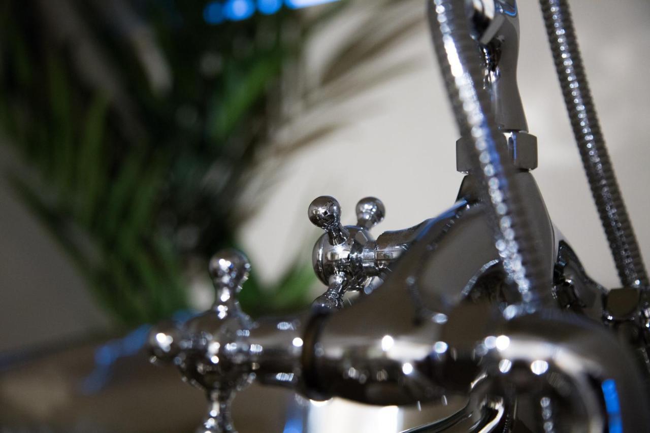 Winckley Stays Preston  Eksteriør billede A shower mixer